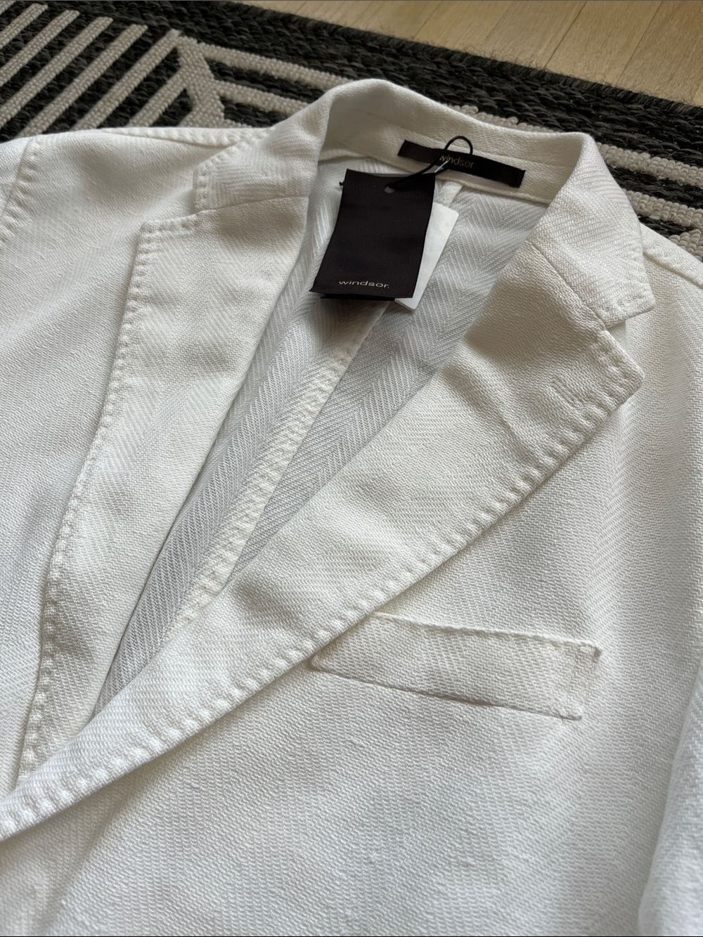 Windsor White Men's Two-Button Textured/Knit Blazer